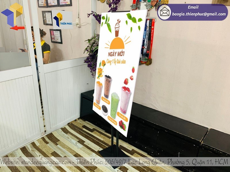 standee quảng cáo chữ H đẹp