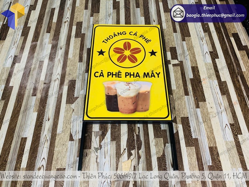 standee xếp chân chữ A